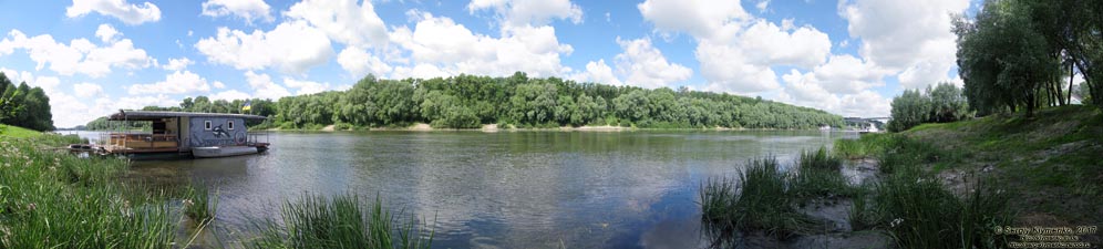 Чернигов. Фото. Вид на реку Десна возле базы отдыха «Ранчо Клуб» («Rancho Club»). Панорама ~210° (51°28'40"N, 31°18'36"E).