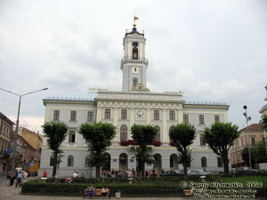 Черновцы. Ратуша, памятник архитектуры 1843-1847 гг.