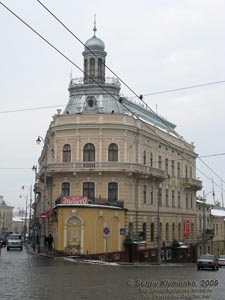 Черновцы. Жилой дом «Корабль». Общий вид.