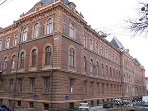 Черновцы. Дворец юстиции, памятник архитектуры 1904-1906 гг.