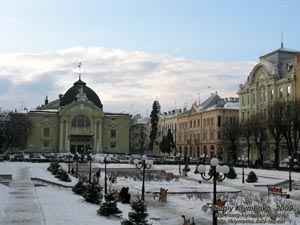 Черновцы. Театральная площадь.