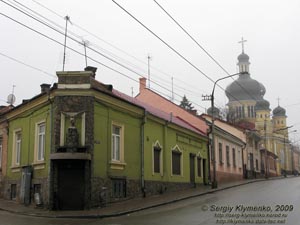 Буковина. Черновцы. Дом по улице Руська, 34.
