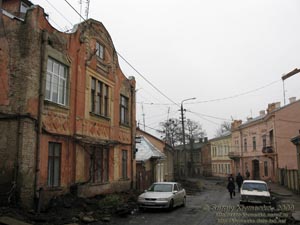 Черновцы. На улице Анри Барбюса.