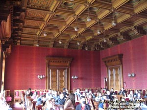 Черновцы. Фото. Бывшая Резиденция митрополитов Буковины и Далмации, «Красный» зал.