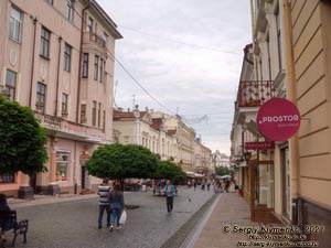 Черновцы. Фото. На улице Ольги Кобылянской.
