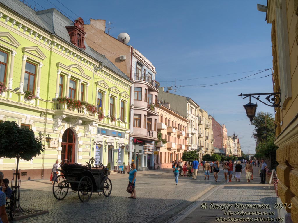 Черновцы. Фото. На улице Ольги Кобылянской.
