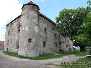 Закарпатская область. Чинадиево. Фото. Чинадиевский замок. Восточная угловая башня.