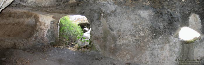 Крым. Эски-Кермен, комната охраны осадного колодца (вид изнутри).