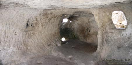 Крым. Эски-Кермен, пещерное помещение в восточных глыбах.