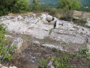 Крым. Мангуп-Кале. В районе юго-восточного монастыря.