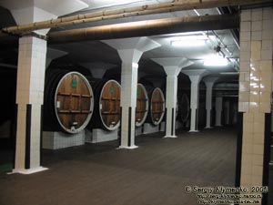 Крым. Винзавод «Массандра», Массандровские винные погреба.