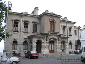Крым. Ливадийский дворец-музей. Свитский корпус.