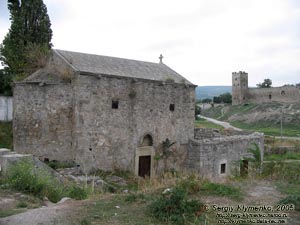 Крым, Феодосия. Фото. Территория генуэзской крепости Кафа. Церковь Иоанна Богослова, памятник архитектуры XIV века.