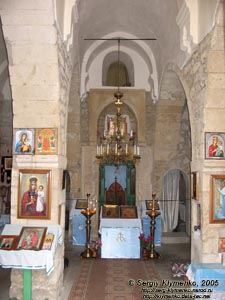 Крым, Феодосия. Фото. Территория генуэзской крепости Кафа. Бывшая церковь Иоанна Предтечи (1348 год), интерьер церкви.
