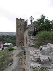 Крым, Феодосия. Фото. Генуэзская крепость Кафа XIV-XV веков. Башня Климента VI, памятник архитектуры 1348 г.