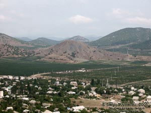 По дороге от Алушты на Судак. Вид на село Веселое.