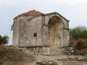 Крым. Чуфут-Кале, Дюрбе (мавзолей, гробница) Джаныке-ханым, 1437 год.