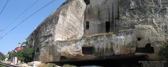 Крым. Инкерманский монастырь и монастырская гора.