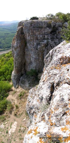 Крым. Мангуп-Кале. Южный обрыв плато.