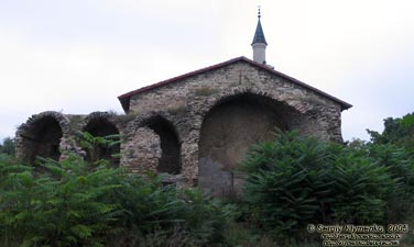 Крым. Фото. Старый Крым, руины медресе и мечеть хана Узбека, памятник архитектуры 1314 г.