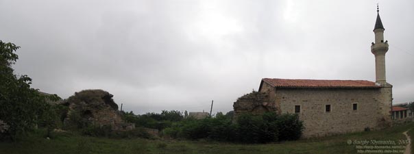 Крым. Фото. Старый Крым, мечеть хана Узбека и руины медресе, памятник архитектуры 1314 г.