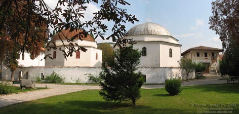 Крым. Бахчисарайский дворец-музей. Дюрбе (мавзолеи) на ханском кладбище.