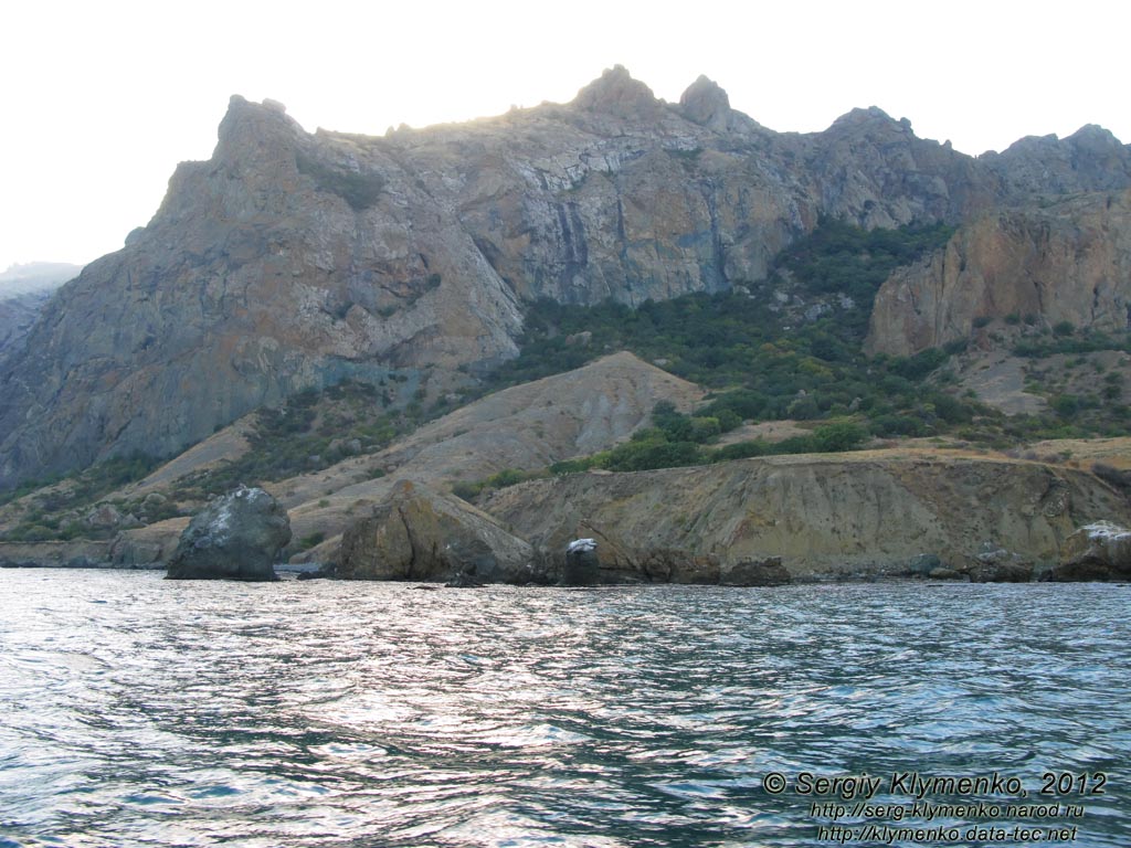 Крым. Вулканический массив Кара-Даг. Вид с моря.