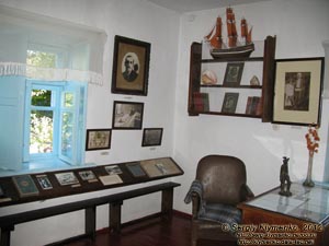 Крым. Фото. Старый Крым, дом-музей Александра Грина. Комната, посвященная старокрымскому периоду творчества Александра Грина.