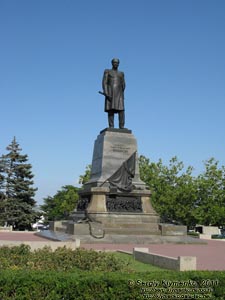 Севастополь. Фото. Памятник адмиралу Нахимову.