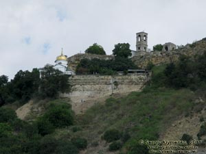 Крым. Фото. Георгиевский монастырь возле мыса Фиолент, вид с моря.