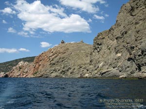 Крым. Фото. Балаклава, остатки башен крепости Чембало, вид с моря.