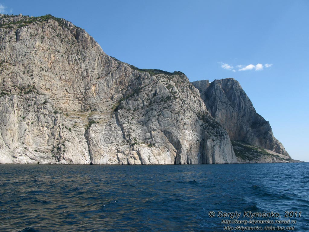 Крым. Фото. Мыс Айя. «Затерянный мир», вид с моря.