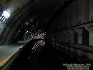 Крым. Фото. Военно-морской музейный комплекс «Балаклава».
Сухой док подземного завода по ремонту и обслуживанию подводных лодок.