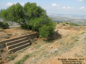 Крым. Фото. Форт «Южная Балаклава». Ров и лестницы.