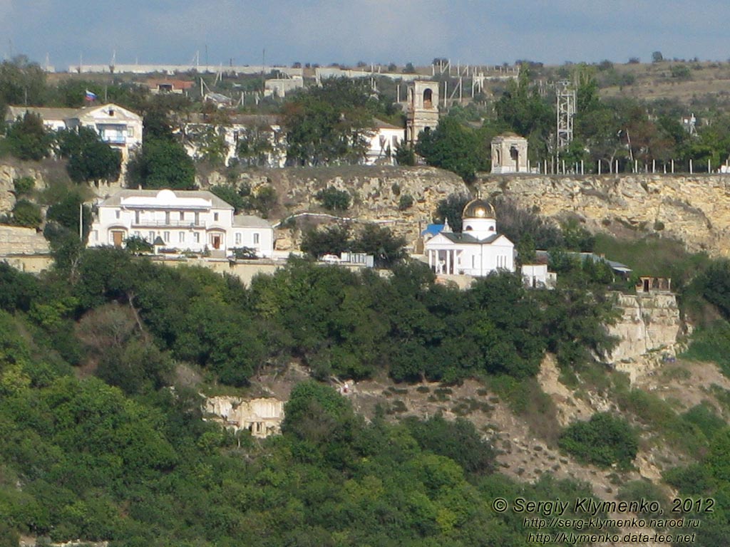 Крым. Фото. Георгиевский монастырь возле мыса Фиолент, вид сверху.