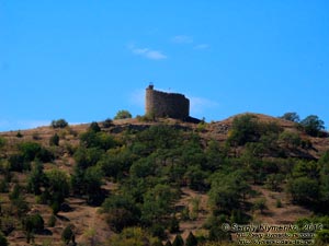 По дороге от Алушты на Судак. Укрепление Чобан-Куле, XIV-XV века.
