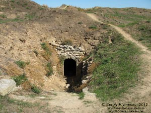 Крым. Фото. Арабатская крепость. Подземелье крепости.