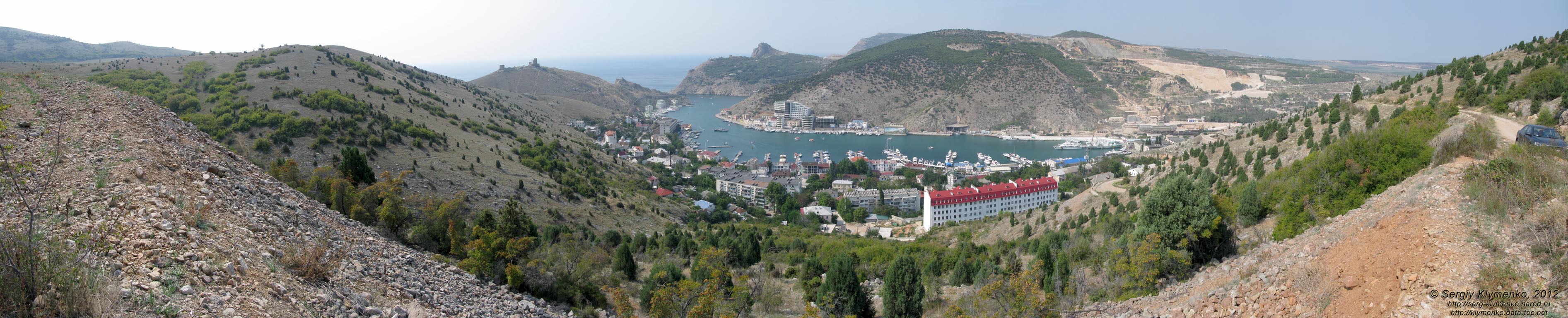 Крым. Фото. Вид сверху на Балаклаву и Балаклавcкую бухту (панорама ~180°).