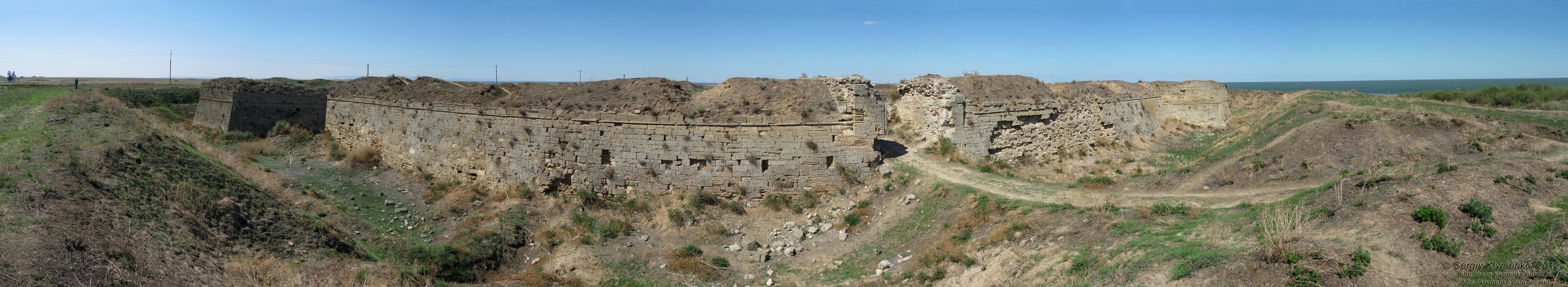 Крым. Фото. Арабатская крепость. Вид с востока. Панорама ~210°.