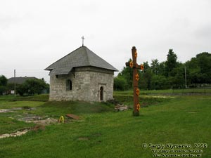 Древний Галич. Фото. Крылосская гора. Часовня Св. Василия XV века, построенная на фундаментах Успенского собора XII века.