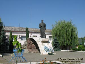 Ивано-Франковская область, Городенка. Фото. Памятник Тарасу Шевченко.