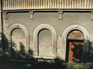 Ивано-Франковская область, Городенка. Фото. Бывшая Большая Синагога (1743 год). Фрагмент.