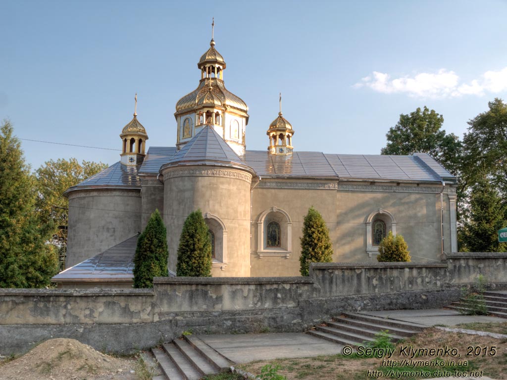Тернопольская область, Гусятин. Фото. Церковь Святого Онуфрия (49°04'18"N, 26°12'32"E) - 
памятник архитектуры национального значения (II-я пол. XVI века - XVII век).