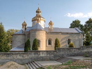 Тернопольская область, Гусятин. Фото. Церковь Святого Онуфрия (49°04'18"N, 26°12'32"E) - 
памятник архитектуры национального значения (II-я пол. XVI века - XVII век).