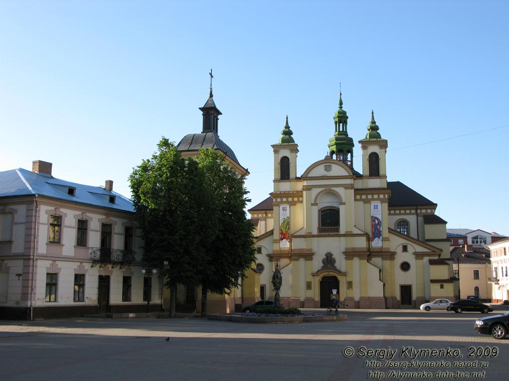 Ивано-Франковск. Фото. Приходской собор Пресвятой Девы Марии (1672-1703 гг.)
