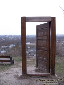 Ивано-Франковск. Фото. Волчинецкие горы. На смотровой площадке с невероятным видом на город и горы.