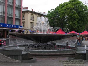 Ивано-Франковск. Фото. Фонтан на Вечевом майдане.
