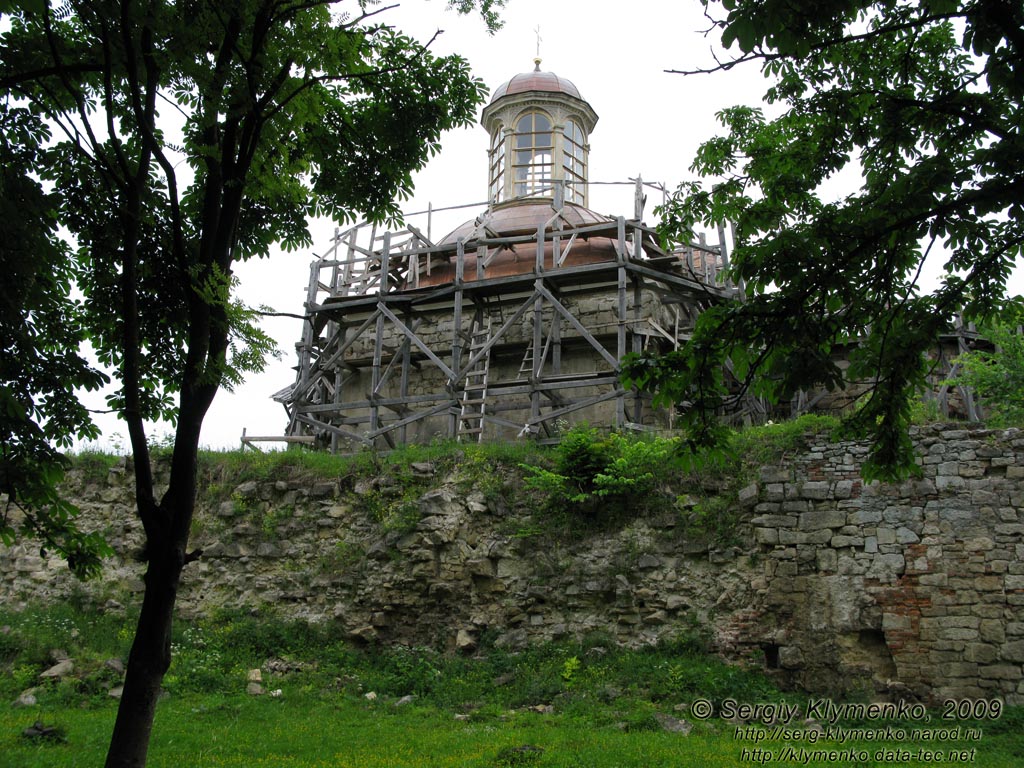 Тернопольщина. Бережаны. Фото. Комплекс замка Синявских. Часовня Синявских.