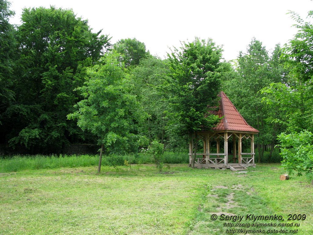 Подолье. Самчики. Фото. Дворцово-парковый ансамбль «имение Самчики». Беседка.