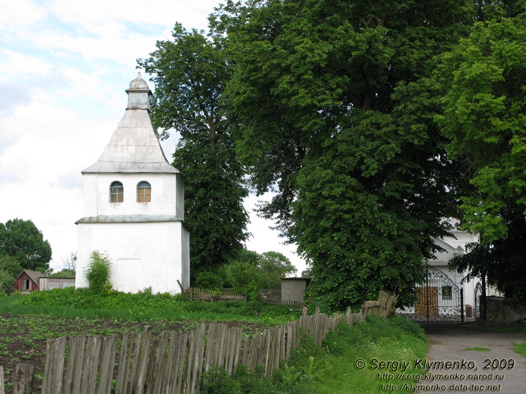 Подолье. Самчики. Фото. Дворцово-парковый ансамбль «имение Самчики». Церковь Параскевы-Пятницы с колокольней.